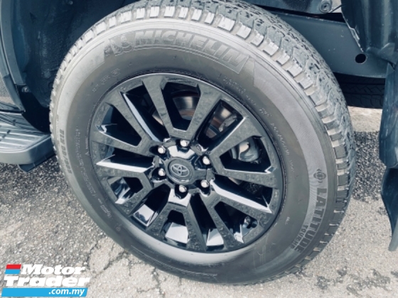 2021 TOYOTA PRADO 2.8 TX-L DIESEL Berdaftar 2024 Sunroof 7Seater 