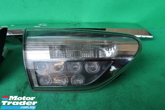 TOYOTA WISH ZGE20 REFLECTOR WITH CHROME Performance Part 