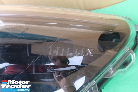 TOYOTA HILUX HEADLAMP Performance Part 