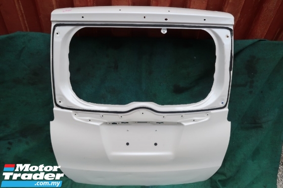 TOYOTA VOXY REAR BONNET Performance Part 