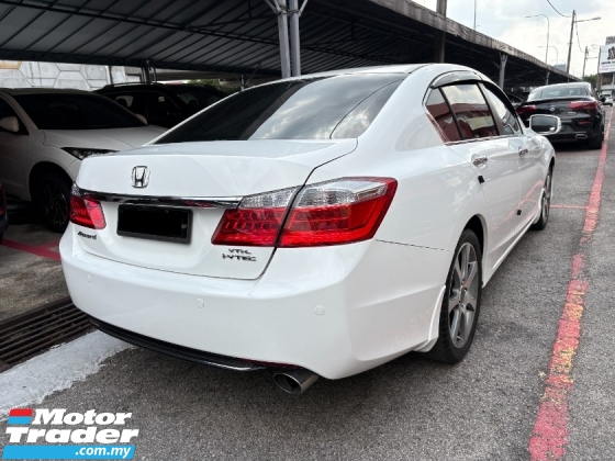 2013 HONDA ACCORD 2.0 VTI-L相机皮革座椅钥匙免费保修