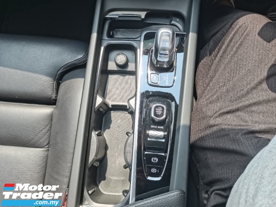 2018 沃尔沃 XC60 沃尔沃 XC60 2.0cc T8 插电式混合动力车 (一个) 2018