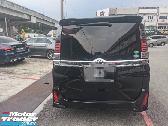 2019 TOYOTA VOXY Z KIRAMEKI II REG 2023