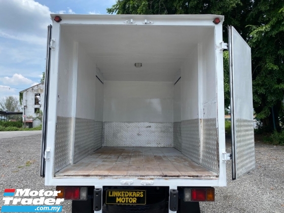 2013 ISUZU NKR55 2.8 (M) BOX VAN BOLEH FULL LOAN TIP TOP CONDITION