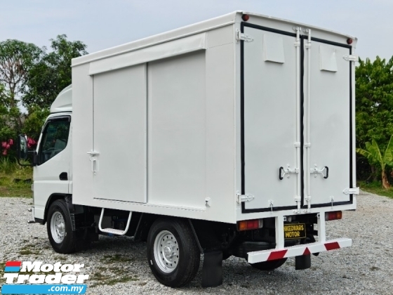 2016 MITSUBISHI FUSO 3.9 (M) BOX VAN BOLEH FULL LOAN TIP TOP CONDITION