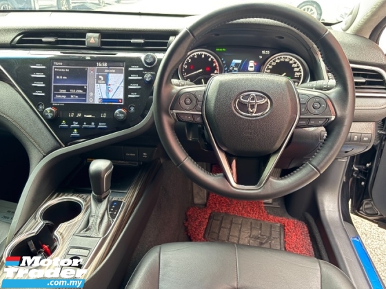 2019 TOYOTA CAMRY 2.5 V CBU 49k km Rekod Perkhidmatan Penuh Waranti Percuma