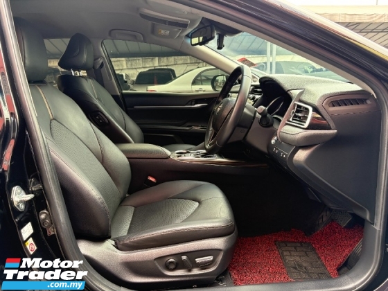 2019 TOYOTA CAMRY 2.5 V CBU 49k km Rekod Perkhidmatan Penuh Waranti Percuma