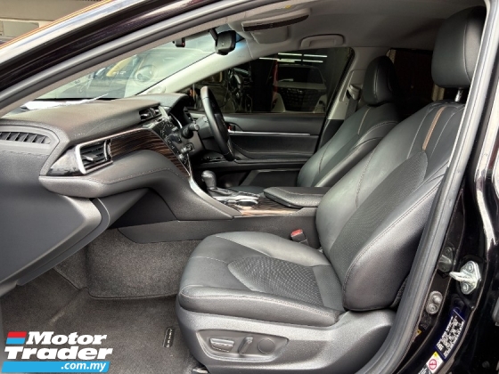 2019 TOYOTA CAMRY 2.5 V CBU 49k km Rekod Perkhidmatan Penuh Waranti Percuma