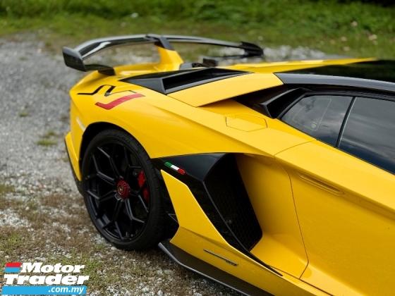2019 LAMBORGHINI AVENTADOR LP 770-4 ,Original Yellow, Comfort seat, Electric