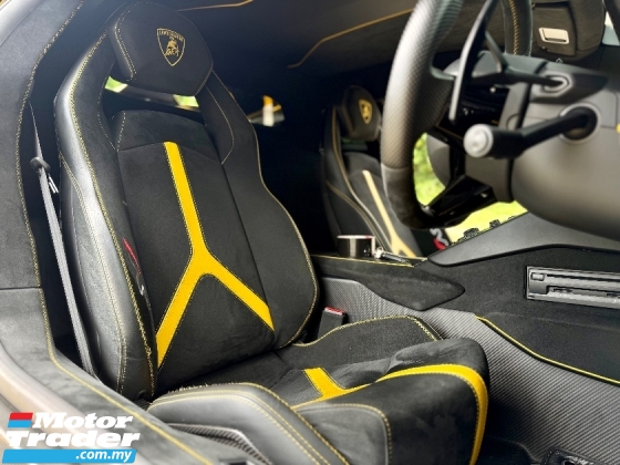 2019 LAMBORGHINI AVENTADOR LP 770-4 ,Original Yellow, Comfort seat, Electric