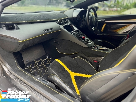 2019 LAMBORGHINI AVENTADOR LP 770-4 ,Original Yellow, Comfort seat, Electric